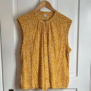 Old Navy Sleeveless Floral Blouse